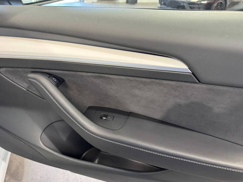 2023 Tesla Model 3 Performance