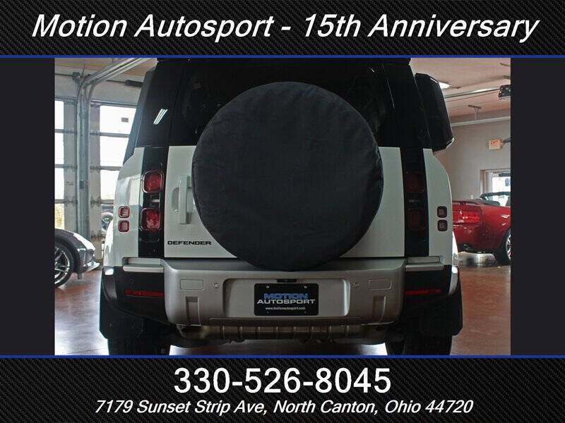 2024 Land Rover Defender 110 P300 S