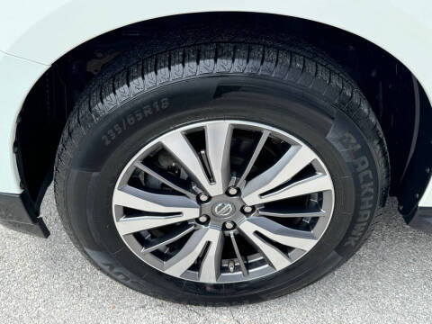 2018 Nissan Pathfinder SV