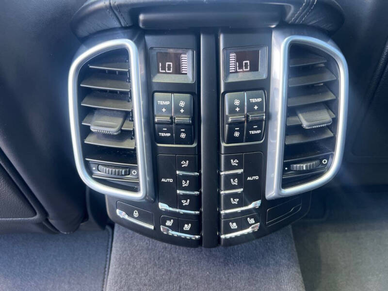 2017 Porsche Cayenne Turbo