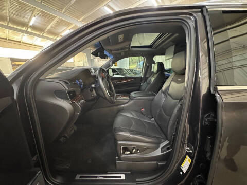 2017 Cadillac Escalade Luxury