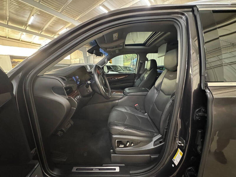 2017 Cadillac Escalade Luxury