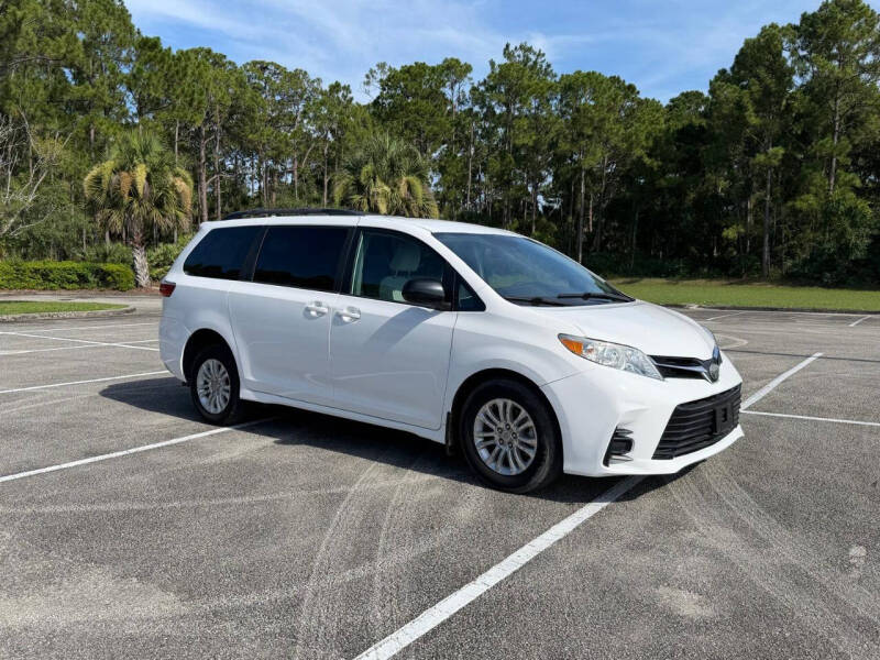 2018 Toyota Sienna LE Mobility 7-Passenger