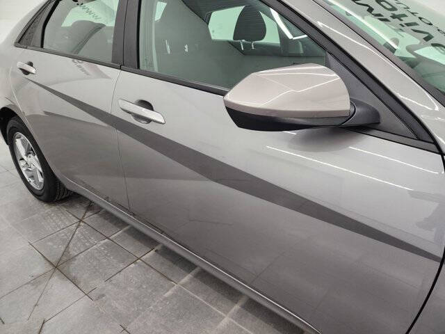 2024 Hyundai Elantra SE