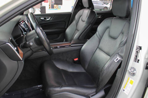 2020 Volvo V60 T5 Momentum