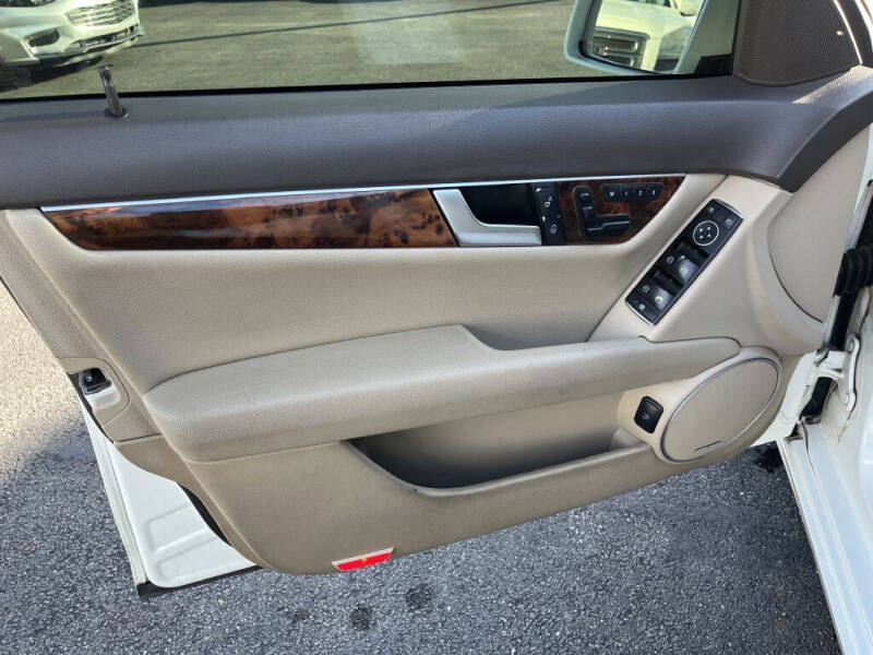 2012 Mercedes-Benz C-Class C 300 Luxury 4MATIC