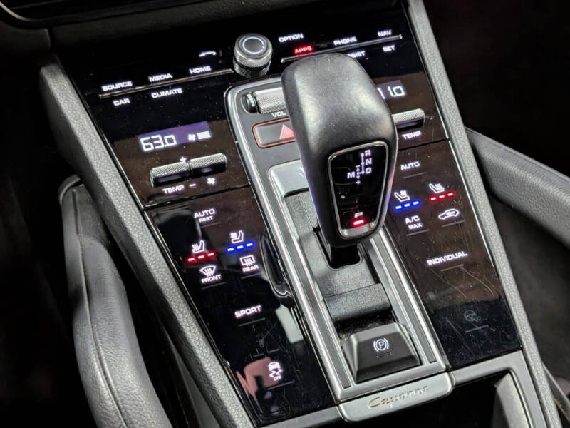 2022 Porsche Cayenne Platinum Edition