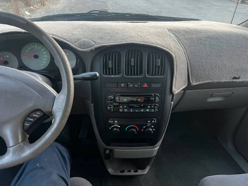 2003 Dodge Caravan SE