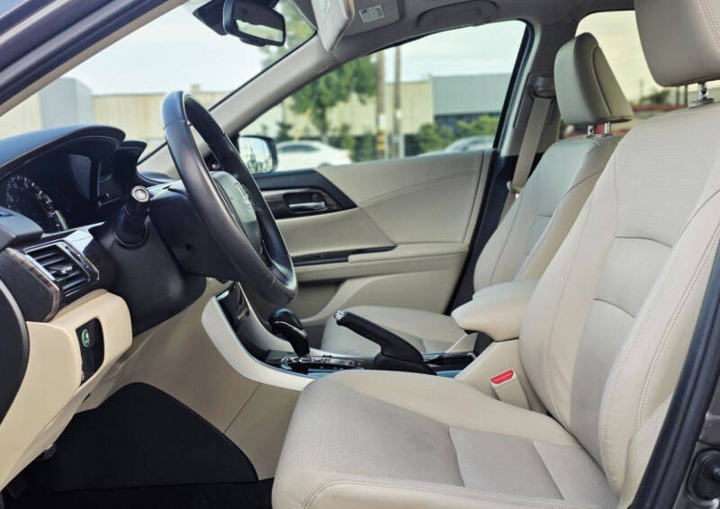 2017 Honda Accord Hybrid EX-L