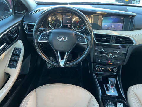 2018 Infiniti QX30 Luxury