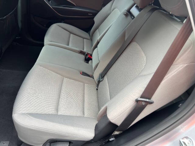 2017 Hyundai Santa Fe SE