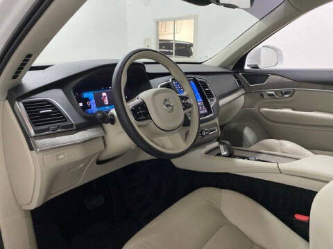 2024 Volvo XC90 B6 Core Bright Theme