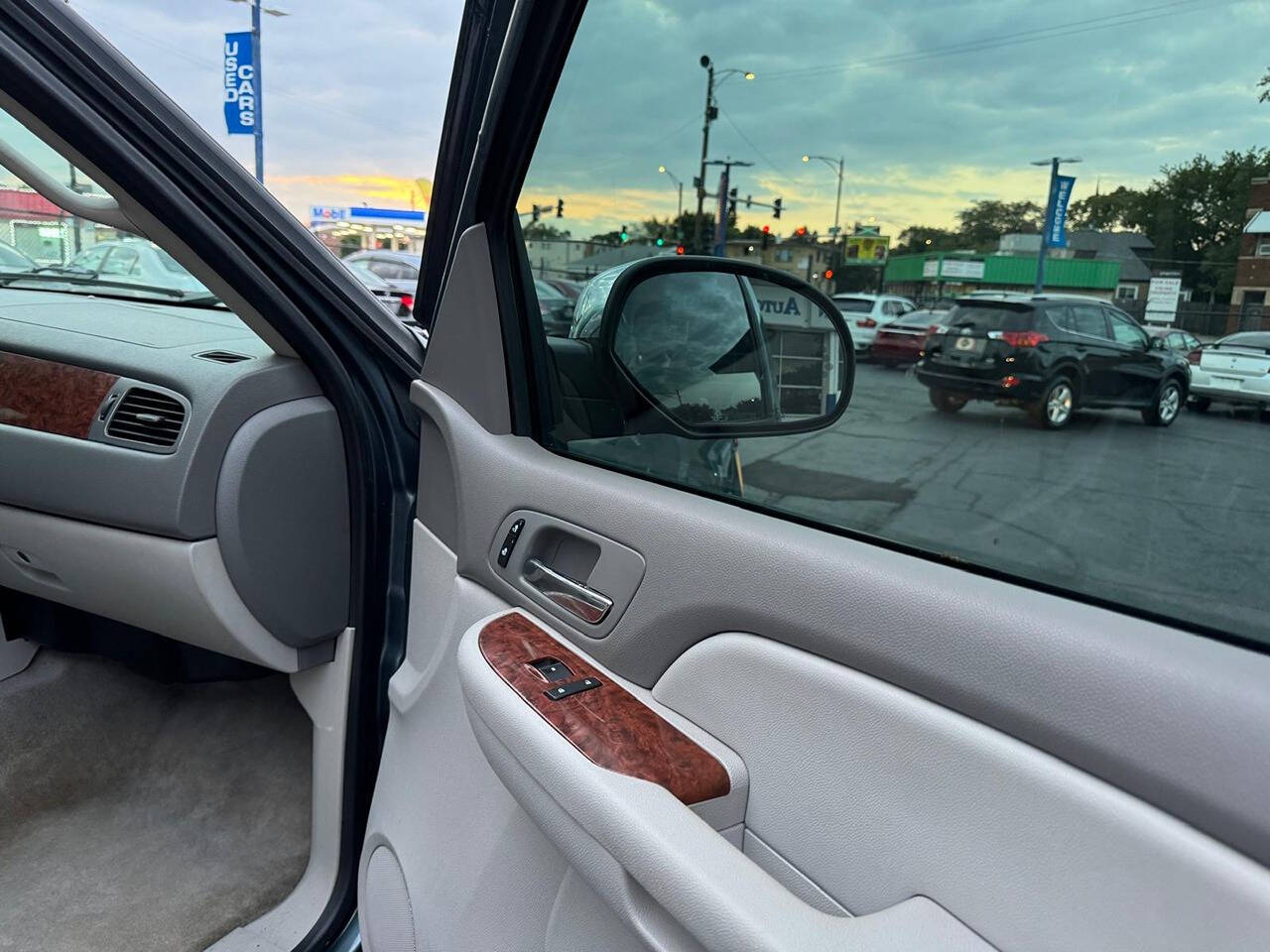 2008 Chevrolet Suburban for sale at Chicago Auto House in Chicago, IL