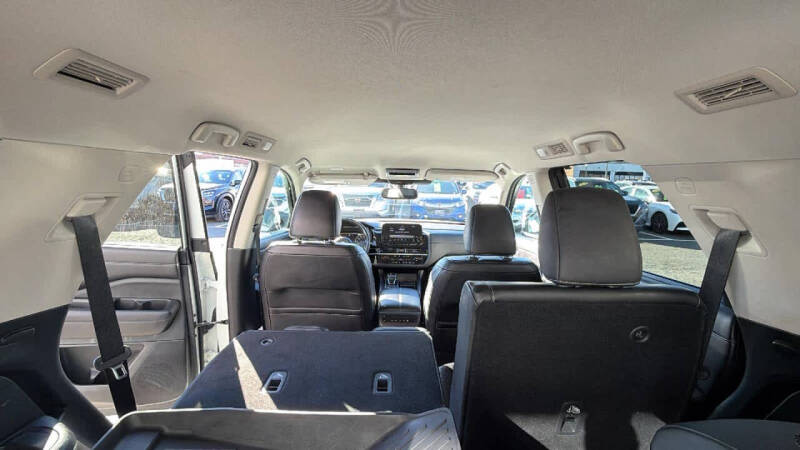 2022 Nissan Pathfinder SL