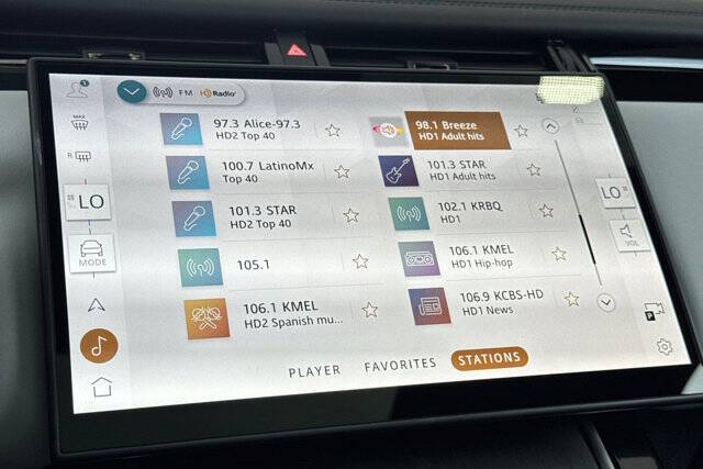 2026 Land Rover Range Rover Velar P250 Dynamic SE