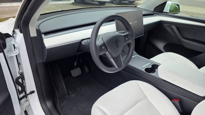 2024 Tesla Model Y Long Range
