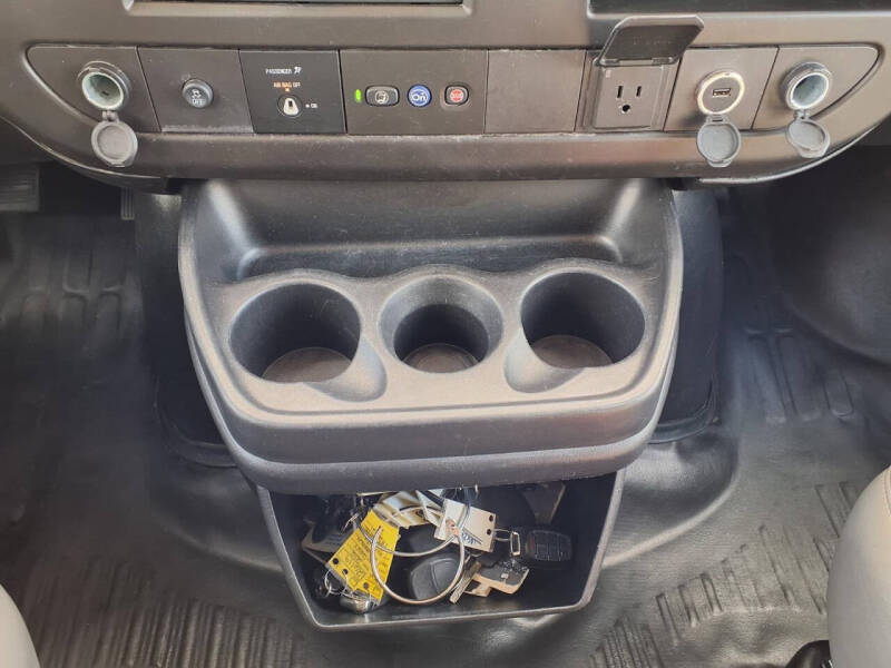 2022 Chevrolet Express LS 3500