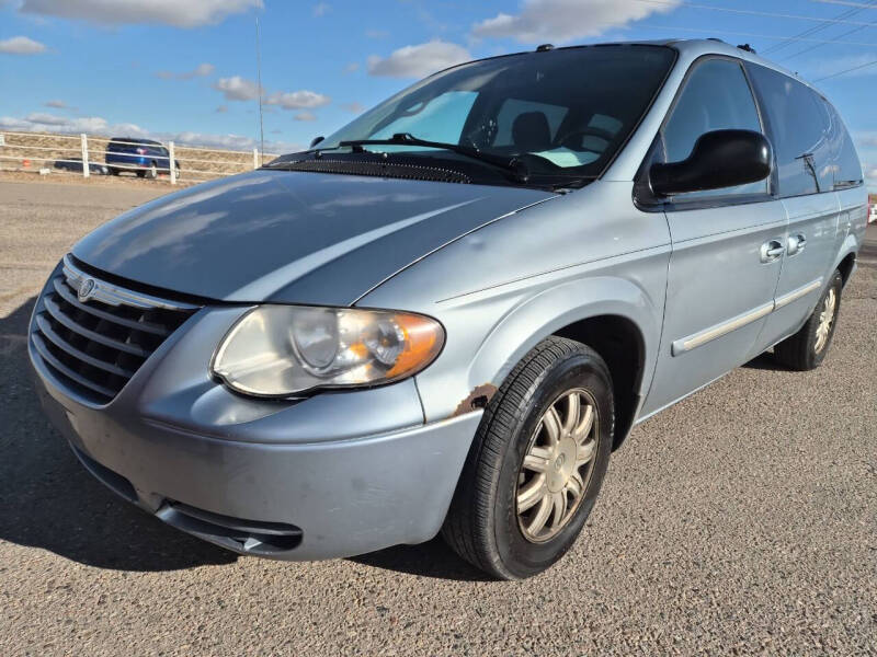 2006 Chrysler Town & Country Touring's photo