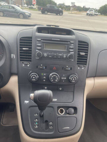 2007 Hyundai Entourage GLS