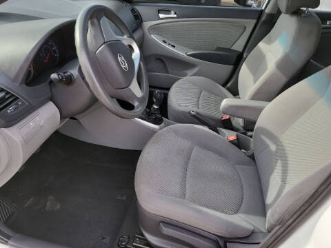 2012 Hyundai Accent GS