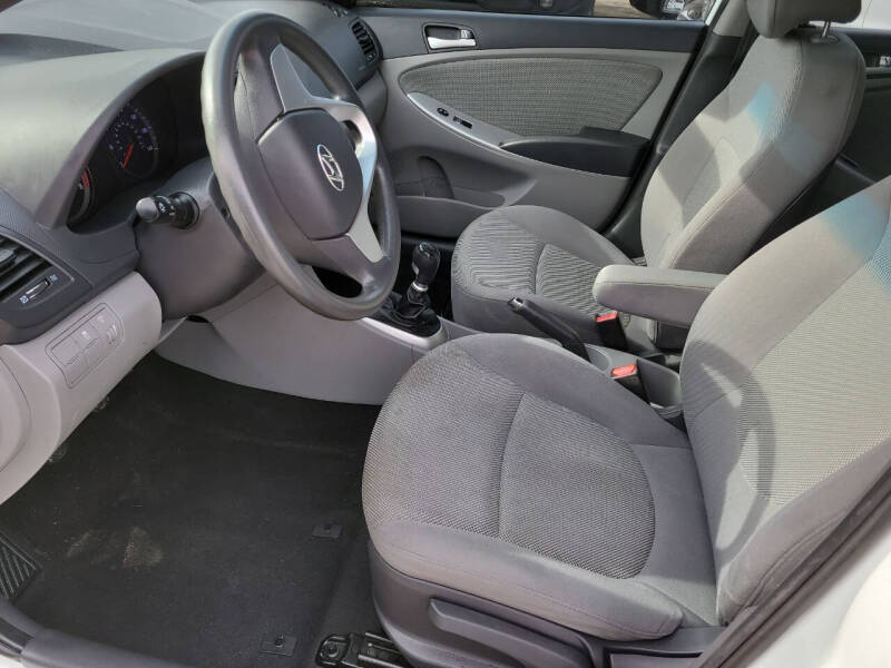 2012 Hyundai Accent GS