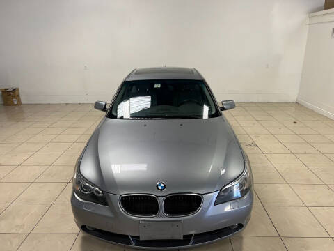2004 BMW 5 Series 525i