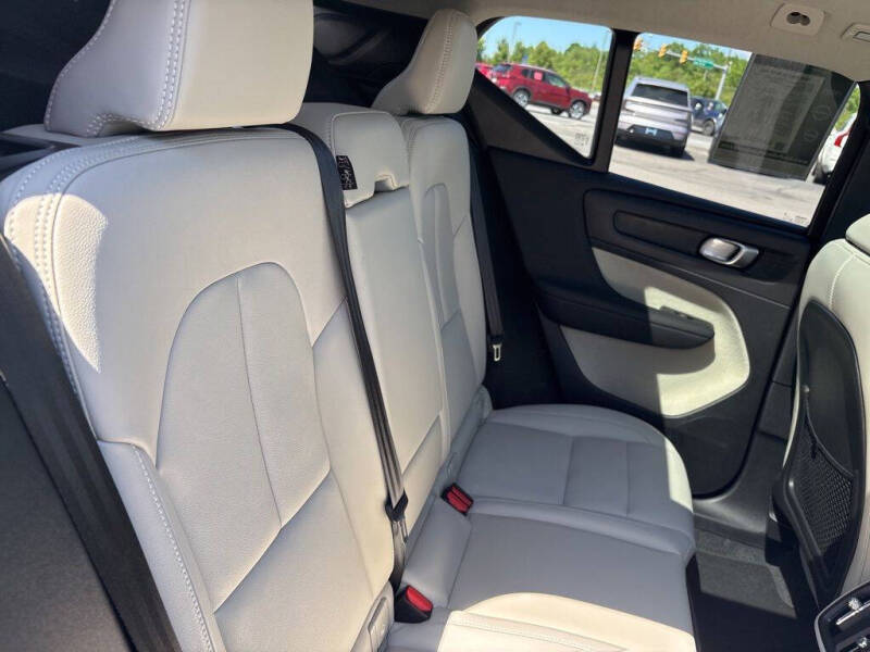 2026 Volvo XC40 B5 Plus