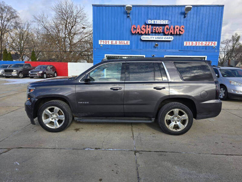 2016 Chevrolet Tahoe LT photo 2