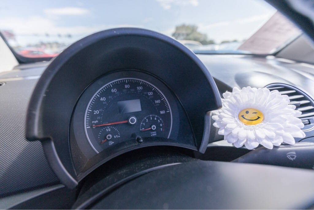 2008 Volkswagen New Beetle Convertible 73