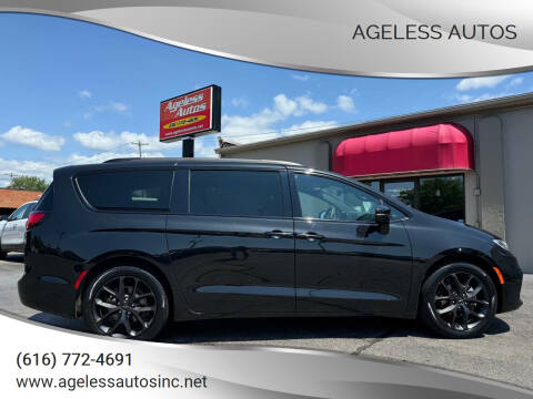 2022 Chrysler Pacifica for sale at Ageless Autos in Zeeland MI