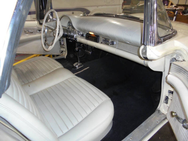 1957 Ford Thunderbird