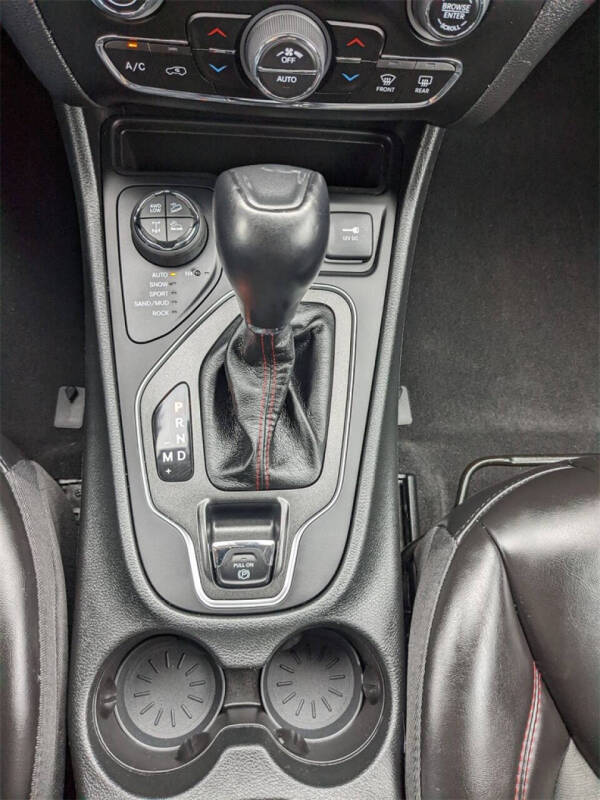 2022 Jeep Cherokee Trailhawk