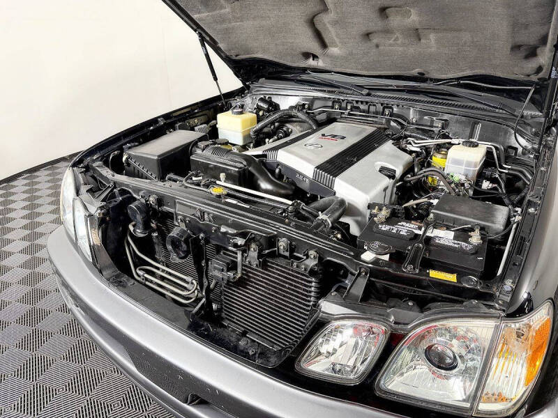 2004 Lexus LX 470