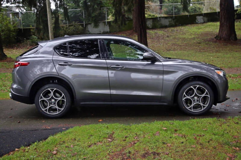 2018 Alfa Romeo Stelvio Sport