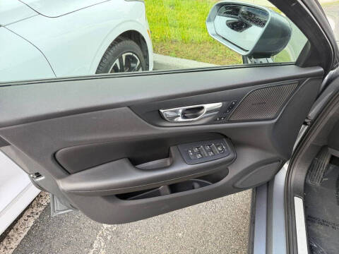 2020 Volvo S60 T5 Momentum