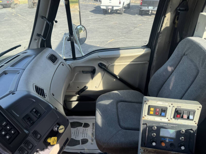 2005 Sterling LT 9500