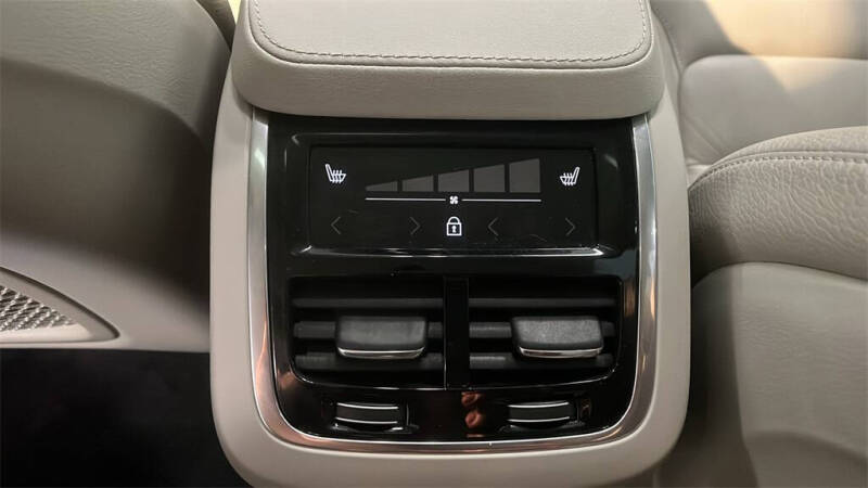 2023 Volvo XC90 B6 Plus Bright Theme 7P