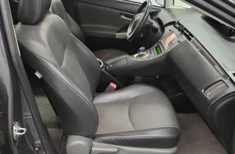 2012 Toyota Prius Plug-in Hybrid Advanced