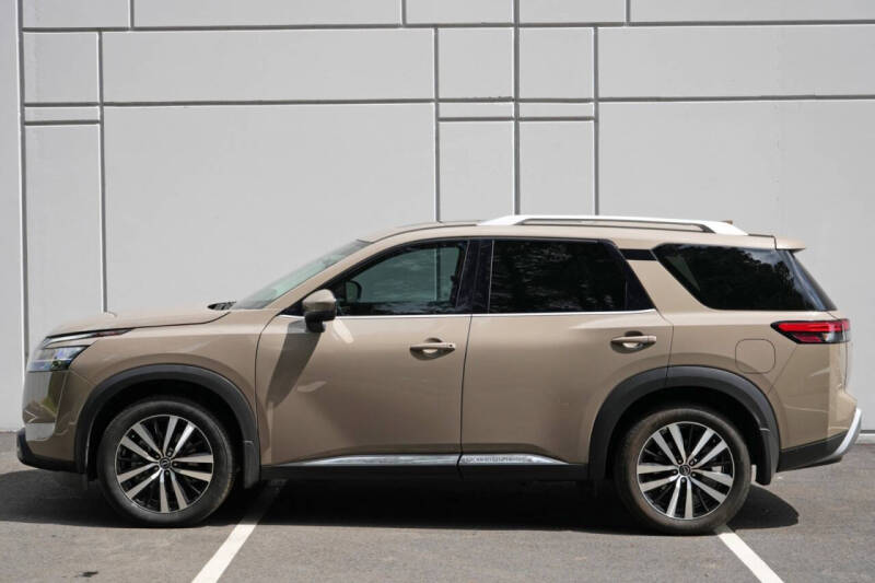2024 Nissan Pathfinder Platinum