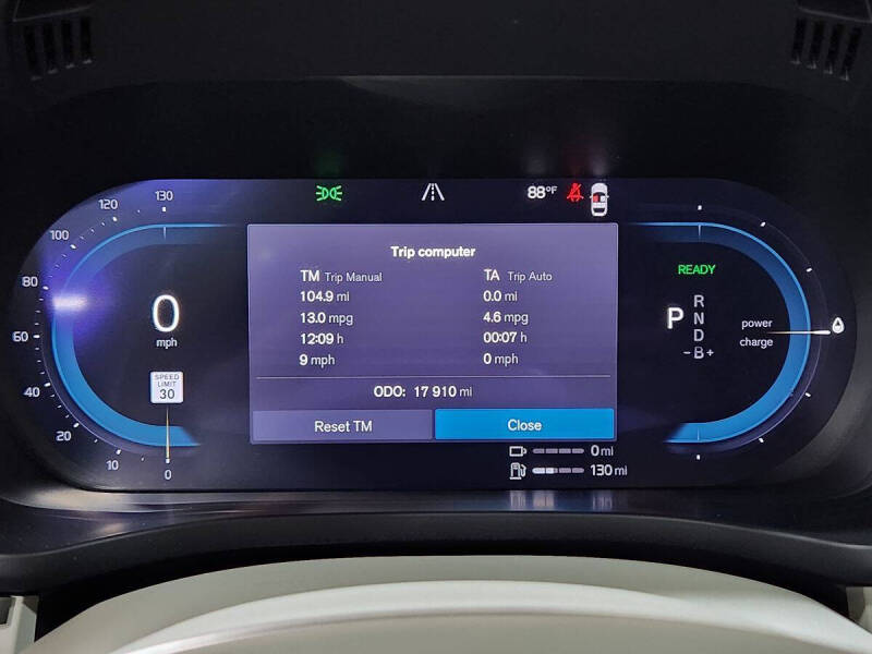 2023 Volvo XC60 Recharge T8 Plus Bright Theme