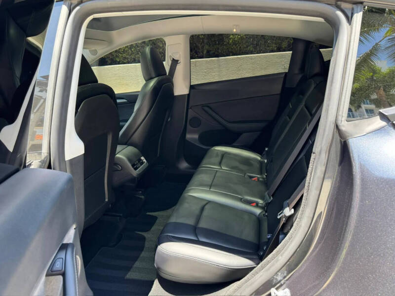 2025 Tesla Model Y Long Range