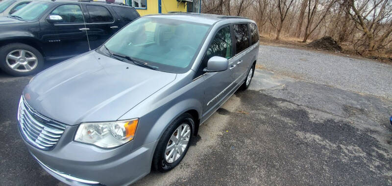 2013 Chrysler Town & Country Touring photo 7