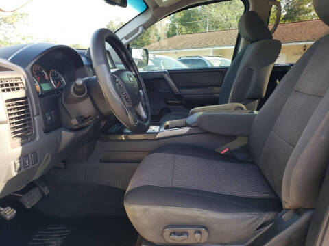 2013 Nissan Titan SV