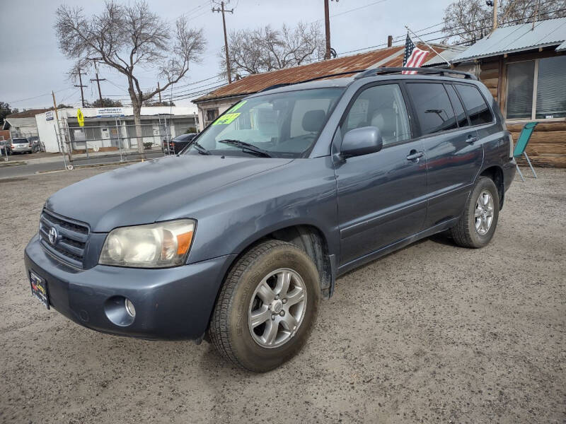 2004 Toyota Highlander for sale at Larry's Auto Sales Inc. in Fresno CA