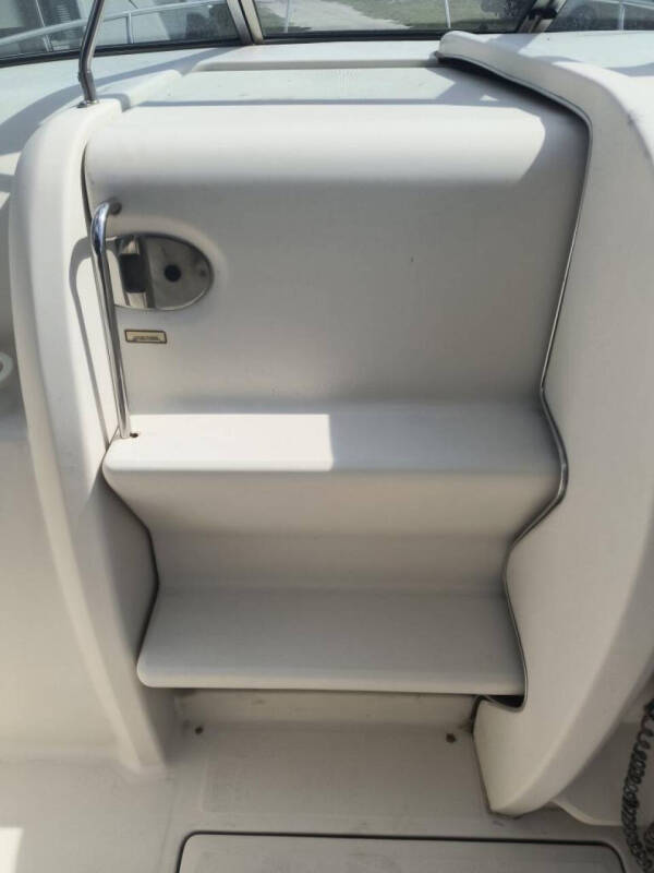 2001 Sea Ray 225 Weekender