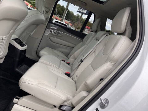 2023 Volvo XC90 Recharge T8 Ultimate Bright Theme 7P