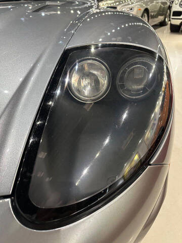 2004 Aston Martin V12 Vanquish