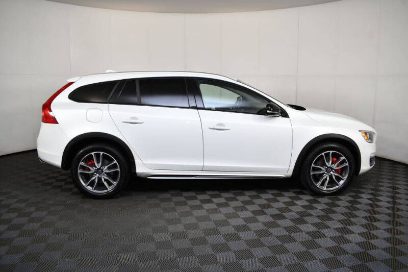 2015 Volvo V60 Cross Country T5