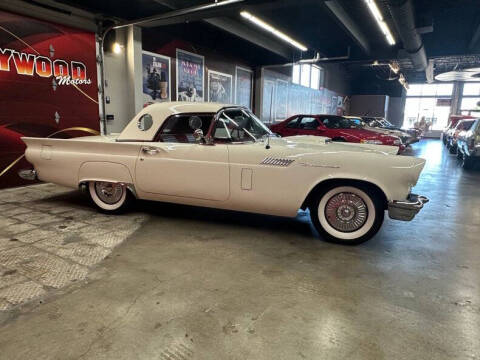1957 Ford Thunderbird