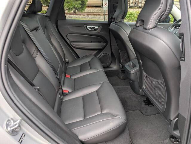2025 Volvo XC60 B5 Core Dark Theme